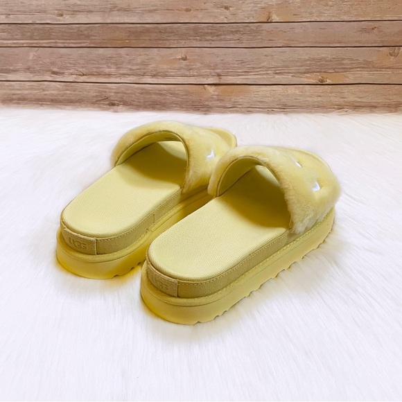 UGG Women’s Laton Fur Slides In Margarita - Picture 2 of 7